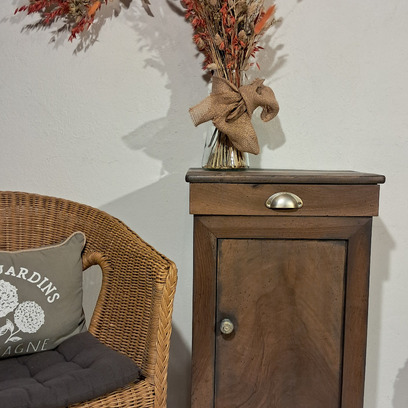 Vente avec paiement en ligne: Meuble d'appoint en noyer vintage industriel 