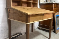 Vente avec paiement en ligne: Emile, ancien bureau/secrétaire en bois de tri postal