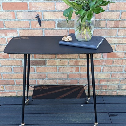 Vente avec paiement en ligne: Desserte à roulettes vintage en formica relookée 