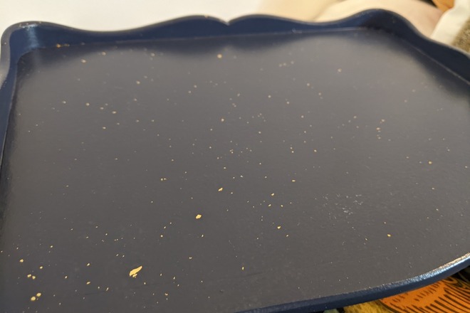 Table de chevet Louis XV "Céleste" bleu marine et feuille d'or