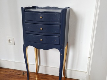 Vente avec paiement en ligne: Table de chevet Louis XV "Céleste" bleu marine et feuille d'or