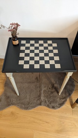 Table basse de jeu d'échecs crème et noir carbone