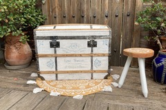 Vente avec paiement en ligne: Malle ancienne  shabby chic / coffre enfant / rangement