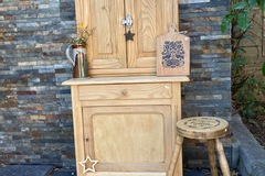 Vente avec paiement en ligne: Buffet 2 corps en sapin confiturier et meuble d'atelier