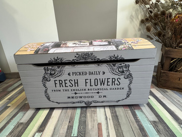 Vente avec paiement en ligne: Coffre en bois relooké avec transfert "fresh flowers"