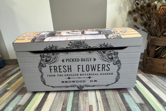 Vente avec paiement en ligne: Coffre en bois relooké avec transfert "fresh flowers"