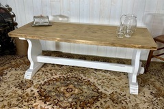 Vente avec paiement en ligne: Table basse vintage monastère bois et blanc