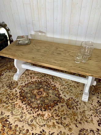 Table basse style monastère bois et blanc