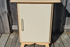 Vente avec paiement en ligne: Confiturier des années 50 bois et camomille 