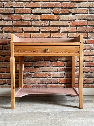 Table de toilette en pichepin