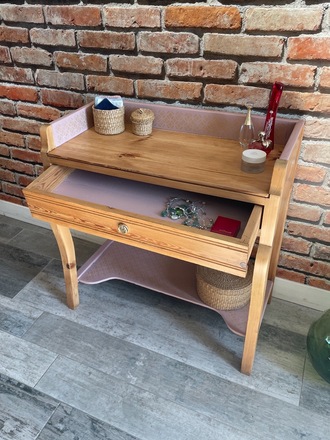 Table de toilette en pichepin