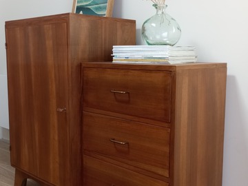 Vente avec paiement en ligne: Commode asymétrique mid century