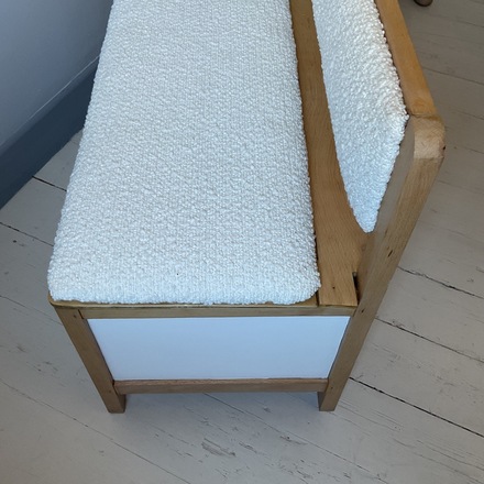 Banc coffre vintage tissu bouclette banc
