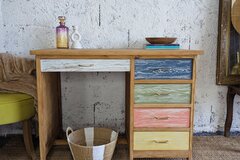 Vente avec paiement en ligne: Bureau vintage bois vitrifié et coloré