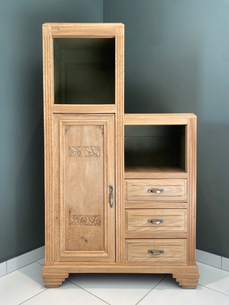 Commode asymétrique intérieur gris