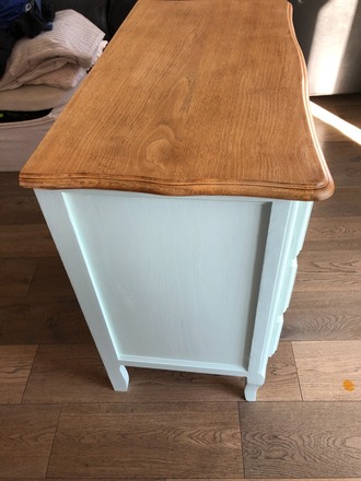 Commode vert d'eau