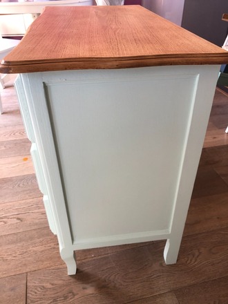 Commode vert d'eau