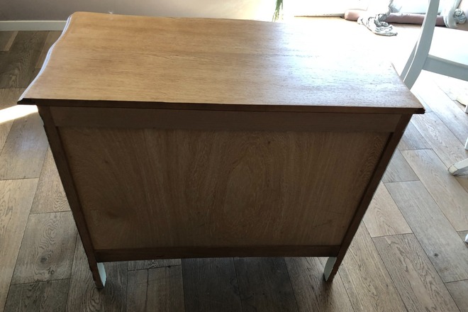 Commode vert d'eau
