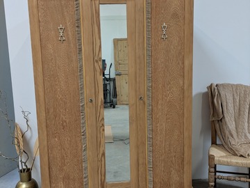 Vente avec paiement en ligne: Armoire ancienne avec miroir central 