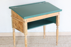 Vente avec paiement en ligne: Bureau pupitre touche de vert et intérieur floral