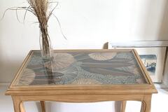 Vente avec paiement en ligne: Table basse vitrée Louis XV châtaignier terracotta