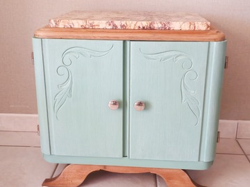 Vente avec paiement en ligne: Meuble d'appoint art déco vert et motifs floraux 