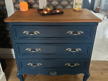 Vente avec paiement en ligne: Commode en merisier style Louis XV