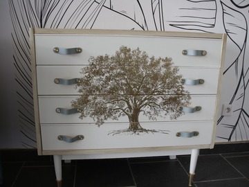Vente avec paiement en ligne: Commode  et  arbre doré