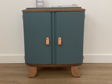 Vente avec paiement en ligne: Chevet couleur thym intérieur fleuris