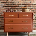 Vente avec paiement en ligne: Commode pieds fuseaux terracotta