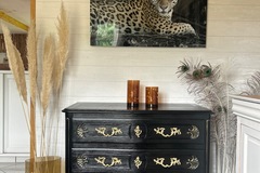 Vente avec paiement en ligne: Commode galbée en merisier noir brillant