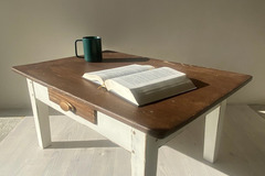 Vente avec paiement en ligne: Table basse rustique chic bois massif tiroir