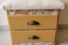 Vente avec paiement en ligne: Banc à tiroir ocre et blanc