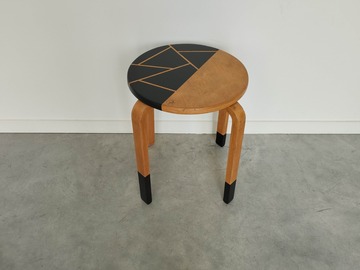 Vente avec paiement en ligne: Tabouret vintage au design Alvar Aalto