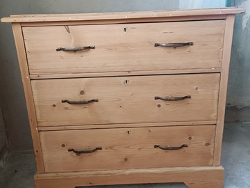Vente avec paiement en ligne: Commode anglaise en sapin
