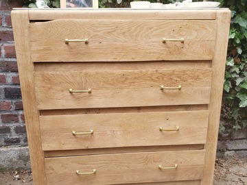Vente avec paiement en ligne: Commode en bois massif année 50 60
