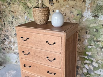Vente avec paiement en ligne: Chiffonier en bois massif intérieur fleuris