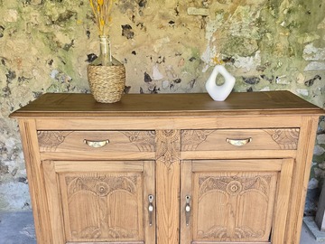 Vente avec paiement en ligne: Buffet en bois massif intérieur fleuri 