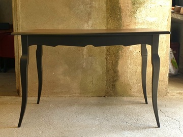 Vente avec paiement en ligne: Table à manger style Louis XV noire mate