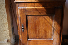 Vente avec paiement en ligne: Oratoire du 18° siècle en noyer massif 