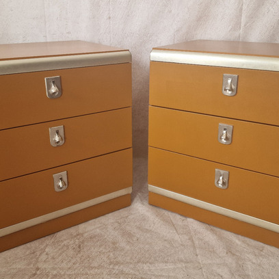 Vente avec paiement en ligne: Paire de chevet seventies ocre jaune