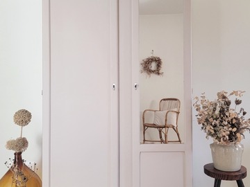 Vente avec paiement en ligne: Armoire années 60 avec miroir couleur beige / gris 