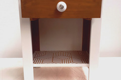 Vente avec paiement en ligne: Table chevet / meuble d'appoint en Pin