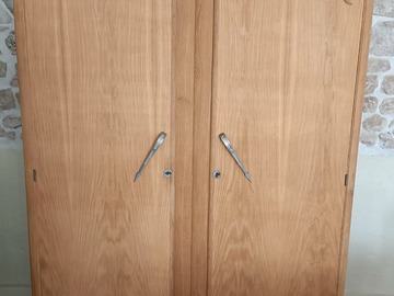 Vente avec paiement en ligne: Armoire chêne massif