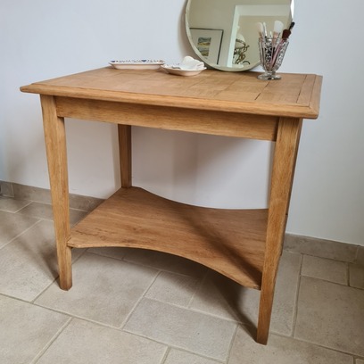 Vente avec paiement en ligne: Table d'appoint ou desserte chêne brut années 30