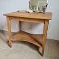 Vente avec paiement en ligne: Table d'appoint ou desserte chêne brut années 30