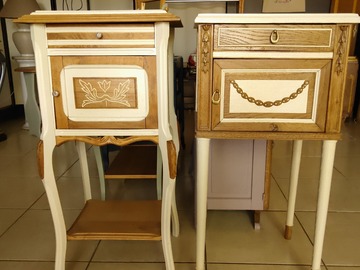 Vente avec paiement en ligne: Paire de chevets blanc crème et bois vernis
