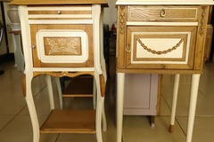 Vente avec paiement en ligne: Paire de chevets blanc crème et bois vernis