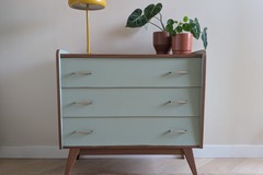 Vente avec paiement en ligne: Commode années 60 vert sauge