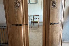 Vente avec paiement en ligne: Armoire ancienne chêne massif 3 portes miroir
